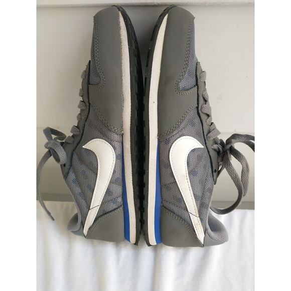 Nike grey Genicco sneakers. Women's US size 7.5 EUC - Picture 10 of 11